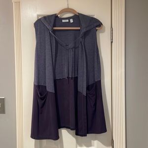 LOGO Lounge casual vest.